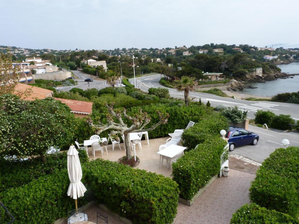 Hotel La Caravelle Фрежюс Экстерьер фото