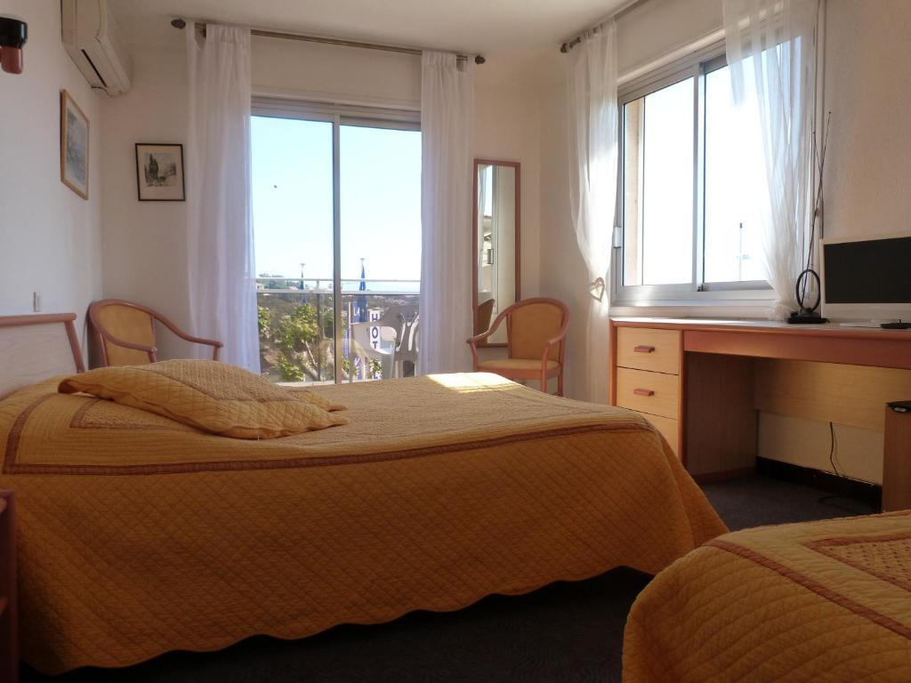 Hotel La Caravelle Фрежюс Номер фото